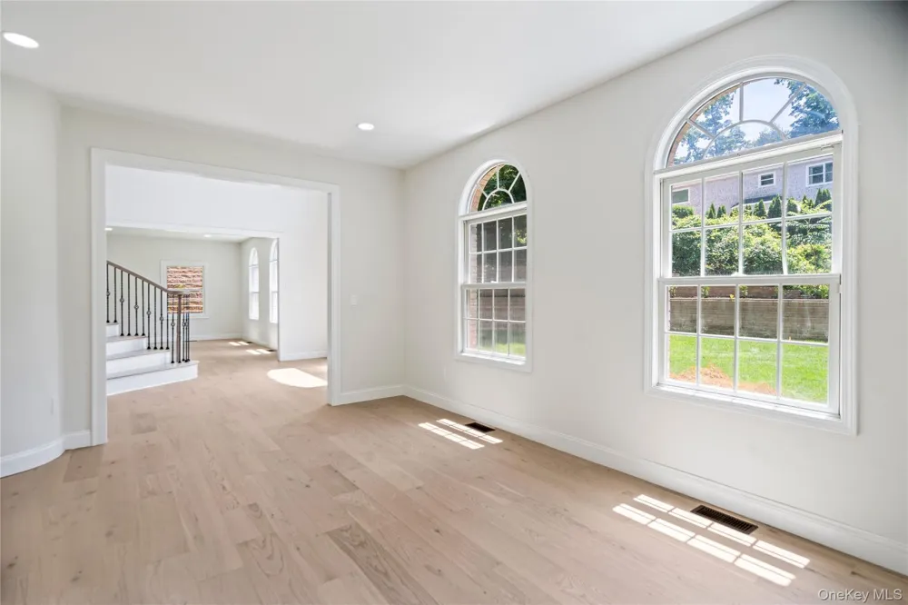41 Cove Road Huntington, NY 11743