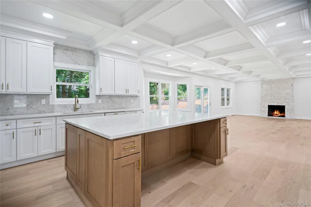 41 Cove Road Huntington, NY 11743