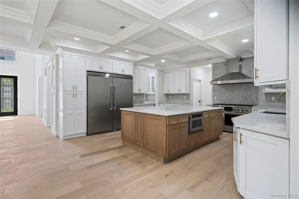 41 Cove Road Huntington, NY 11743