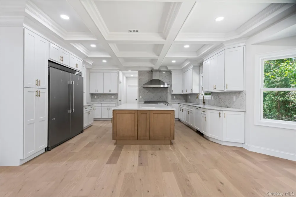 41 Cove Road Huntington, NY 11743