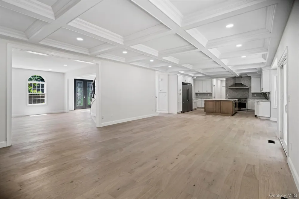 41 Cove Road Huntington, NY 11743