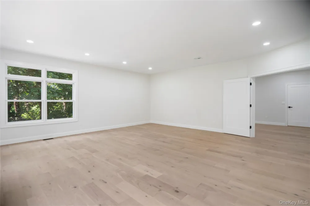 41 Cove Road Huntington, NY 11743
