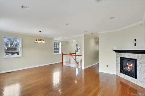 5 Crosby Place