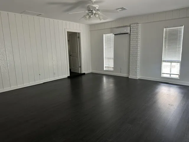 1200 Ash Drive Marble Falls, TX 78654