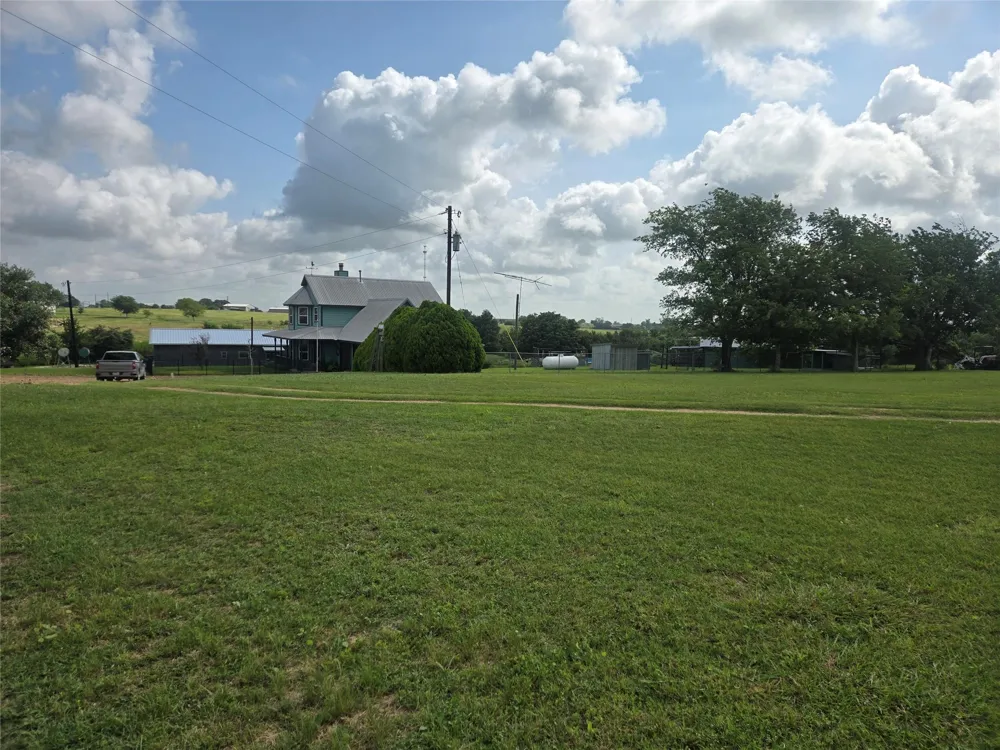 4026 Fm 109 New Ulm, TX 78950