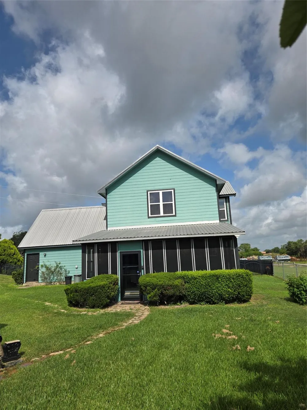 4026 Fm 109 New Ulm, TX 78950