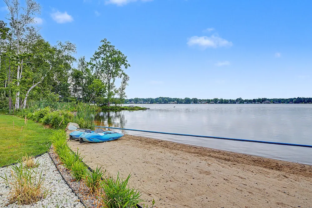 17463 E Suwanee Trail Winfield Township, MI 49329