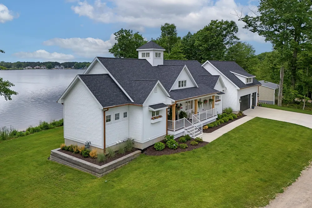 17463 E Suwanee Trail Winfield Township, MI 49329