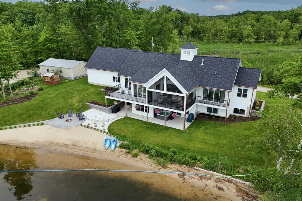 17463 E Suwanee Trail Winfield Township, MI 49329