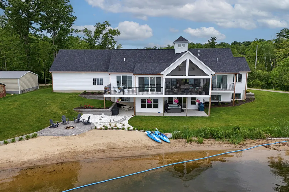 17463 E Suwanee Trail Winfield Township, MI 49329