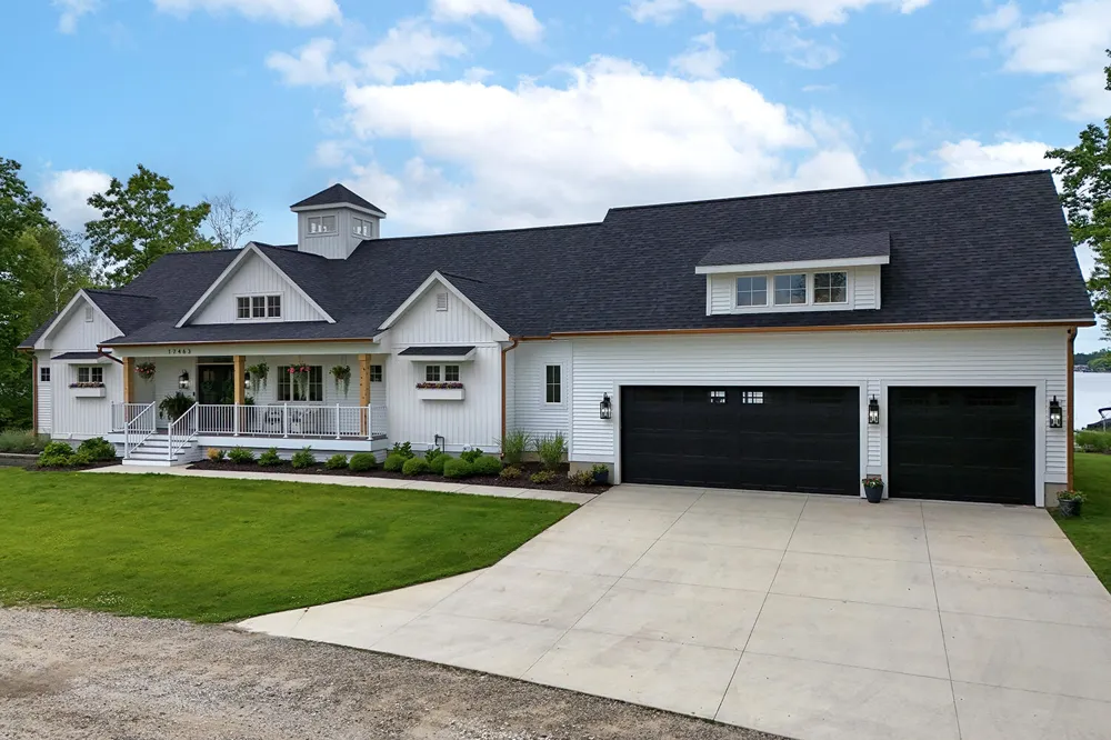 17463 E Suwanee Trail Winfield Township, MI 49329