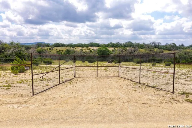 30 ACRES +/- Peaceful Valley Rd Bandera, TX 78003