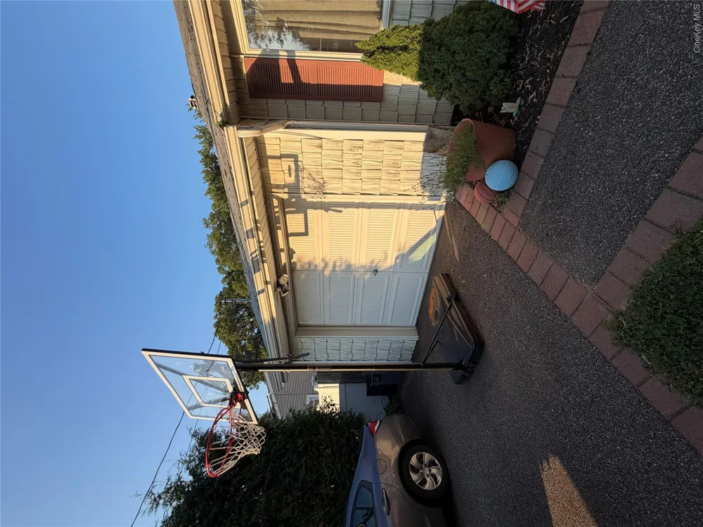 1443 Lombardy Boulevard Bay Shore, NY 11706