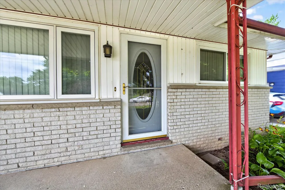2721 Edgefield Drive Waterford Charter Township, MI 48328