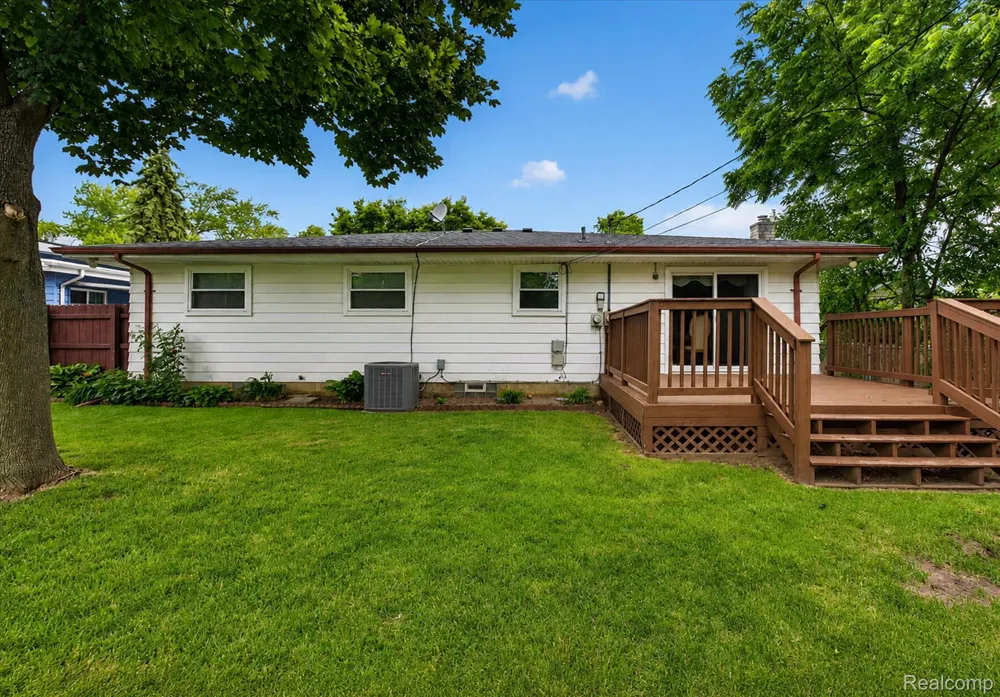 2721 Edgefield Drive Waterford Charter Township, MI 48328