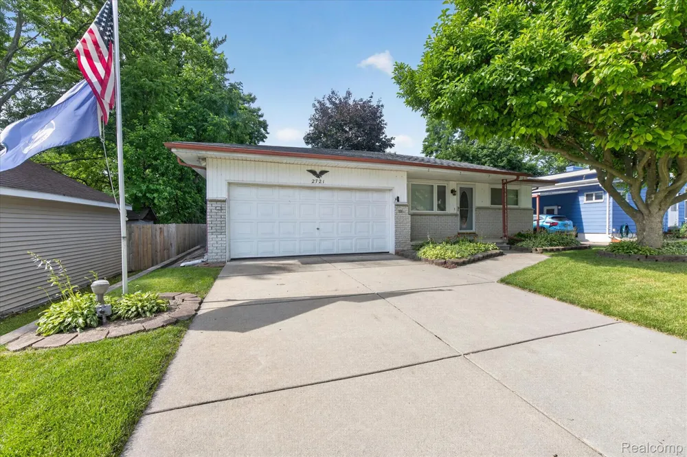 2721 Edgefield Drive Waterford Charter Township, MI 48328