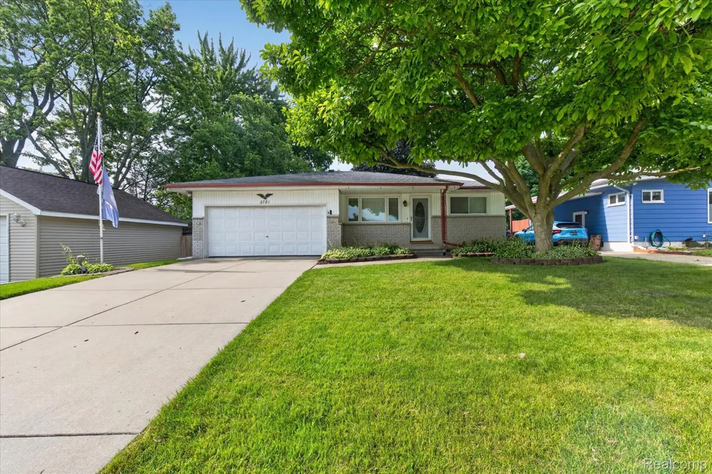 2721 Edgefield Drive Waterford Charter Township, MI 48328