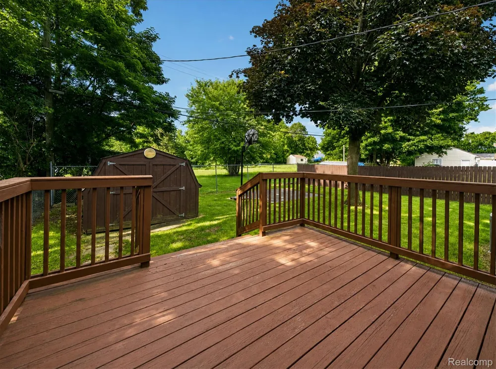 2721 Edgefield Drive Waterford Charter Township, MI 48328