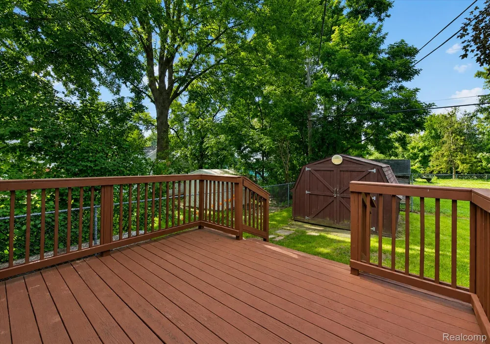 2721 Edgefield Drive Waterford Charter Township, MI 48328