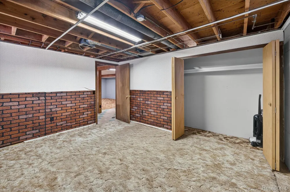 2721 Edgefield Drive Waterford Charter Township, MI 48328