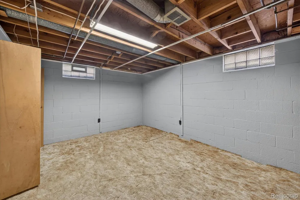 2721 Edgefield Drive Waterford Charter Township, MI 48328