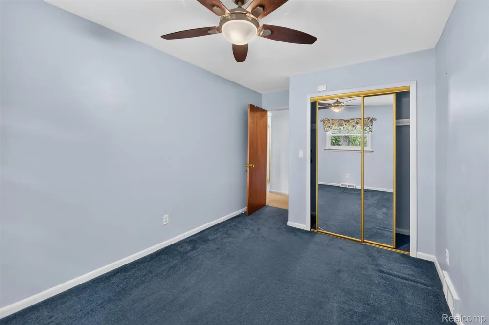 2721 Edgefield Drive Waterford Charter Township, MI 48328