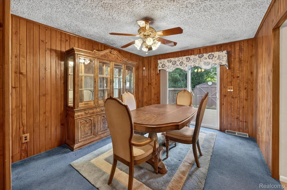 2721 Edgefield Drive Waterford Charter Township, MI 48328