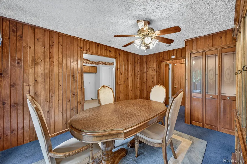 2721 Edgefield Drive Waterford Charter Township, MI 48328