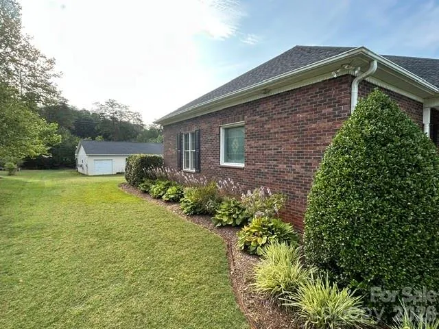 343 Countryside Drive Forest City, NC 28043