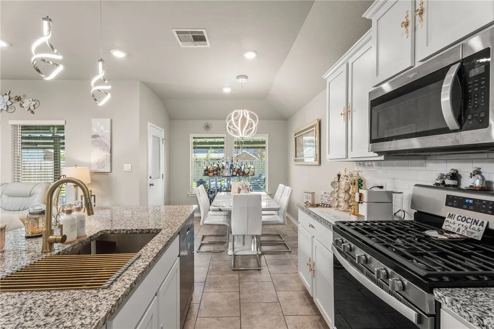2227 Medusa Drive Portland, TX 78374