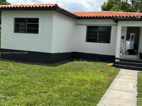6346 NW 41st St