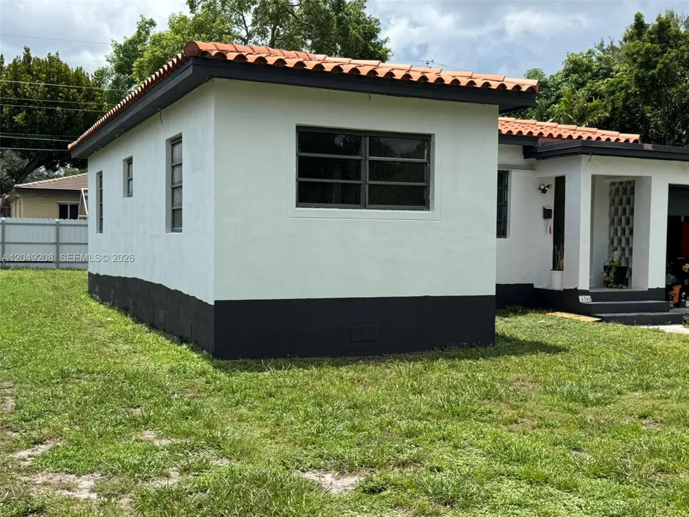 6346 NW 41st St Virginia Gardens, FL 33166