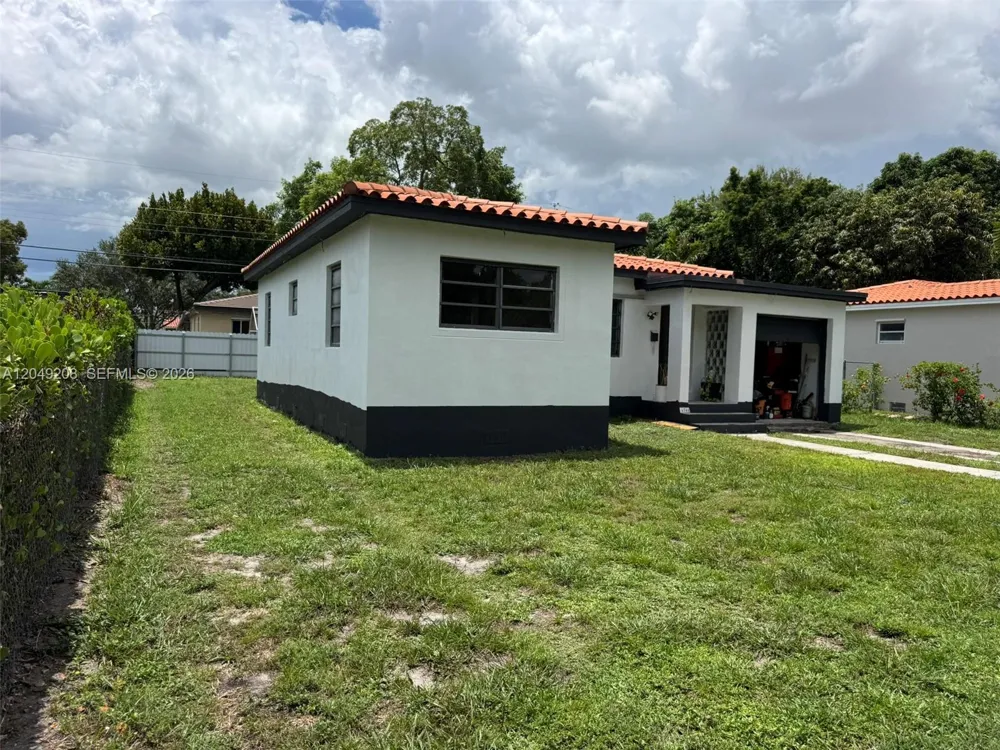 6346 NW 41st St Virginia Gardens, FL 33166