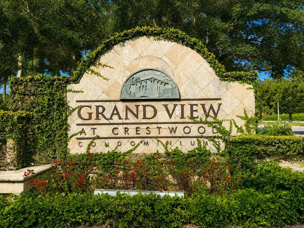 600 Crestwood Court #617 Royal Palm Beach, FL 33411