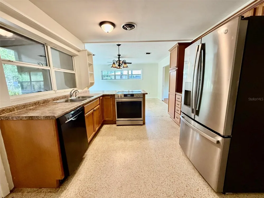 905 NW 36TH AVENUE Gainesville, FL 32609