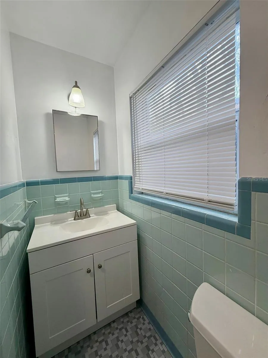 905 NW 36TH AVENUE Gainesville, FL 32609