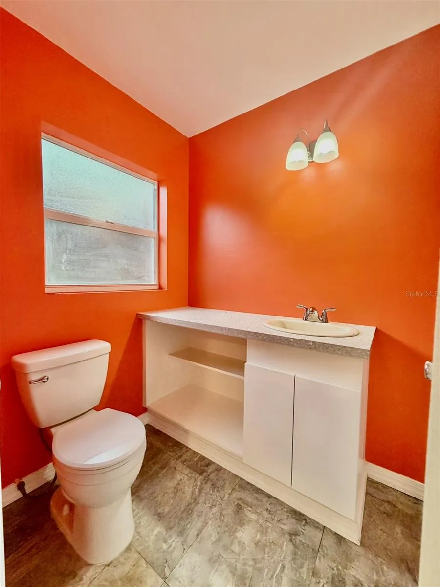 905 NW 36TH AVENUE Gainesville, FL 32609