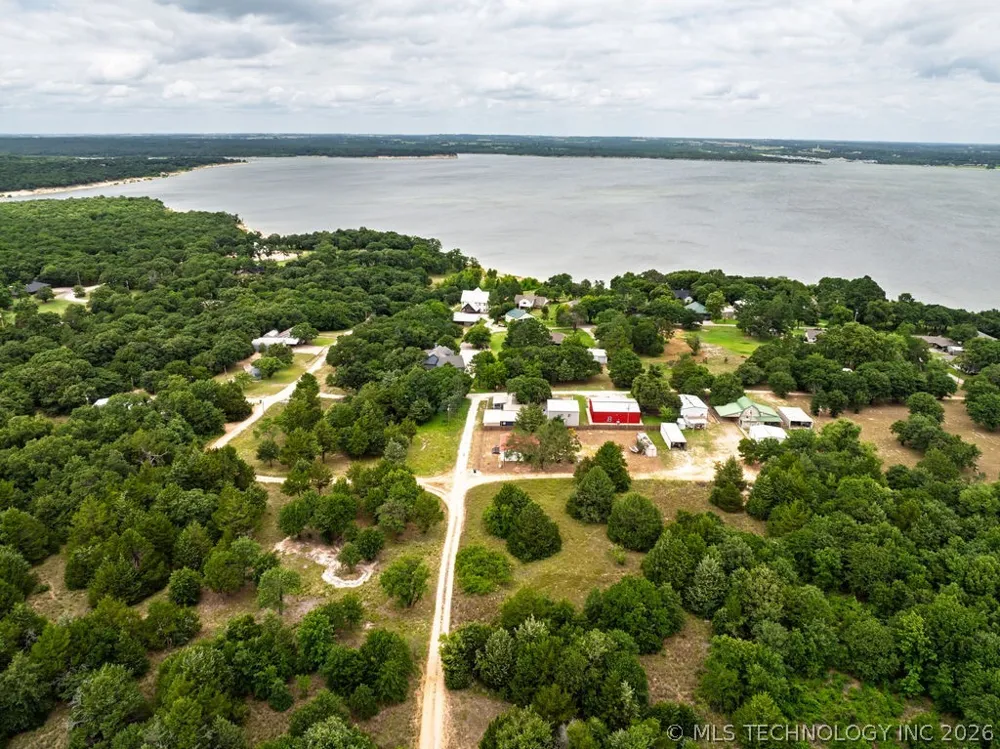 5112 Oakwood Kingston, OK 73439