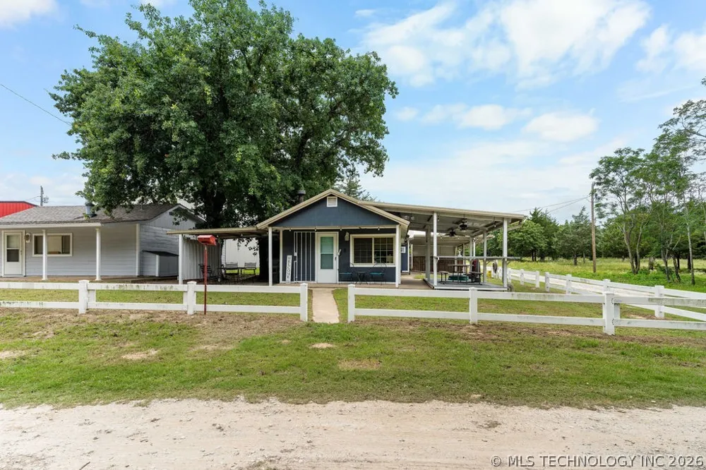 5112 Oakwood Kingston, OK 73439