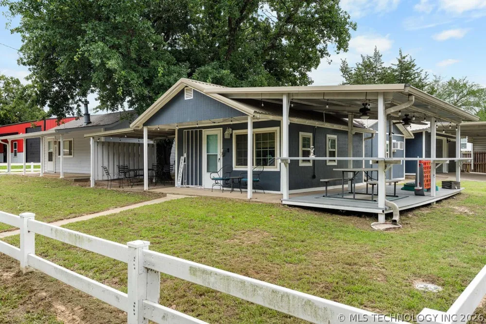 5112 Oakwood Kingston, OK 73439