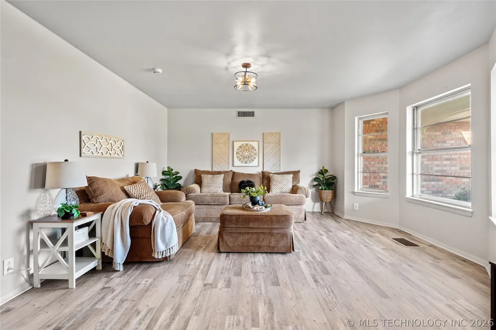 2026 11th Avenue NW Ardmore, OK 73401