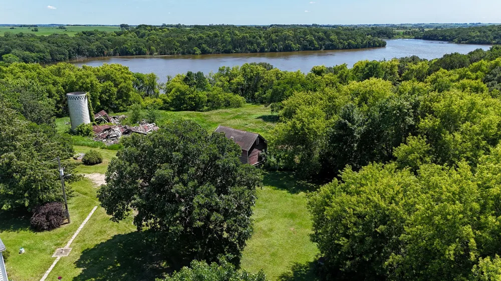 6565 165th Avenue NW New London, MN 56273