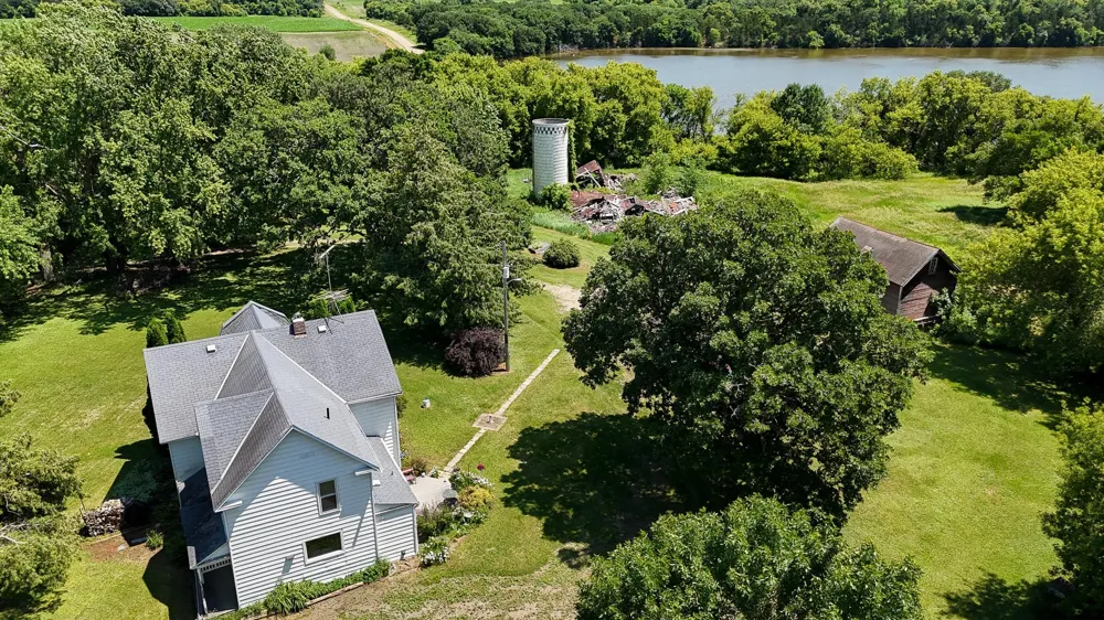6565 165th Avenue NW New London, MN 56273
