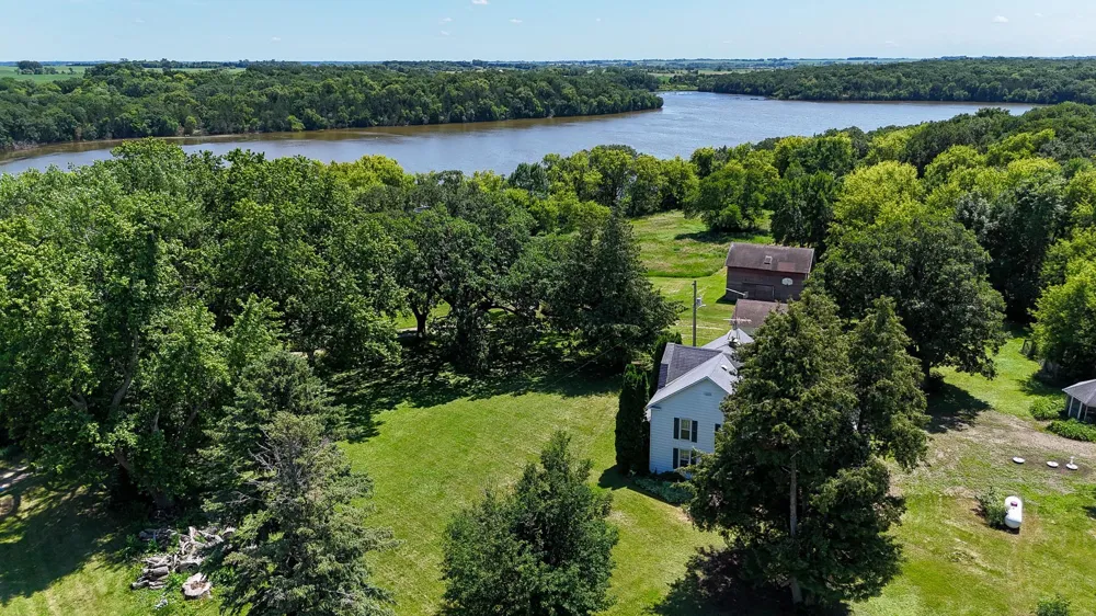 6565 165th Avenue NW New London, MN 56273
