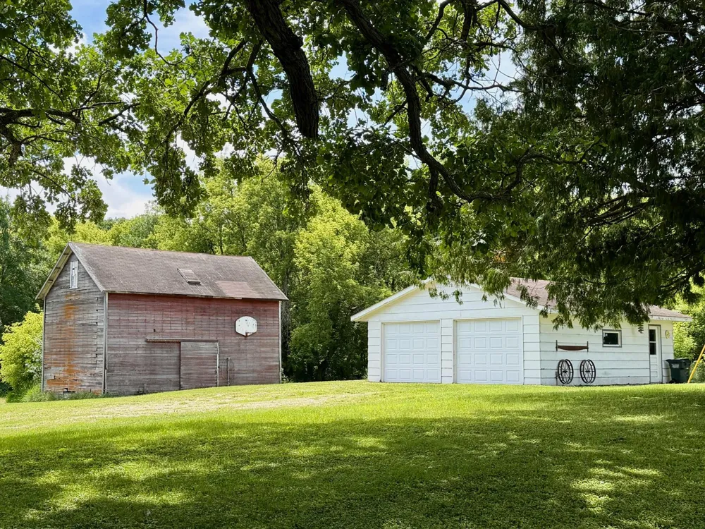 6565 165th Avenue NW New London, MN 56273