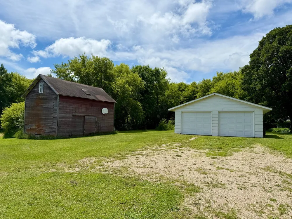 6565 165th Avenue NW New London, MN 56273