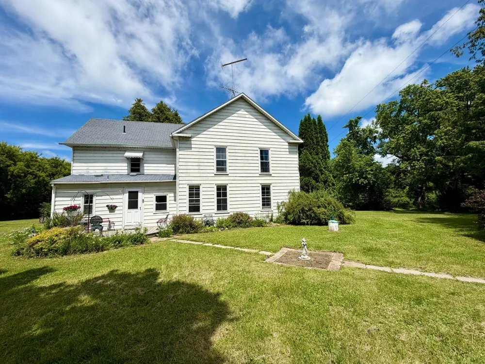 6565 165th Avenue NW New London, MN 56273