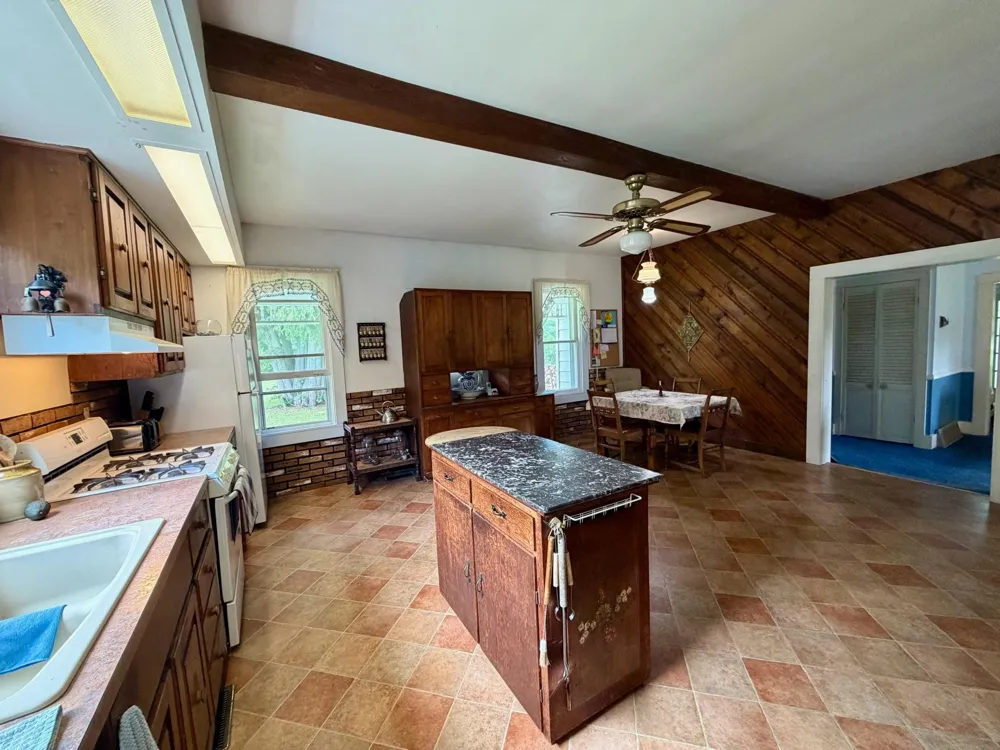 6565 165th Avenue NW New London, MN 56273