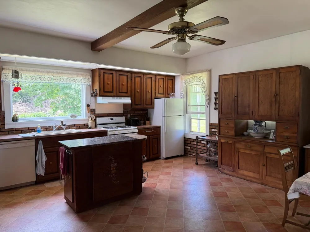 6565 165th Avenue NW New London, MN 56273