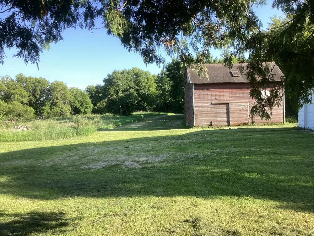6565 165th Avenue NW New London, MN 56273